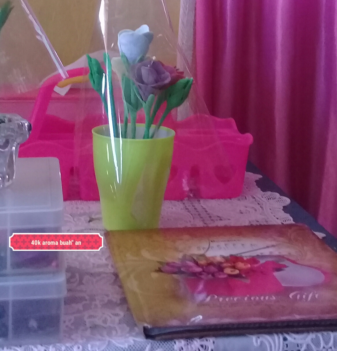 Vas bunga aroma buah" an