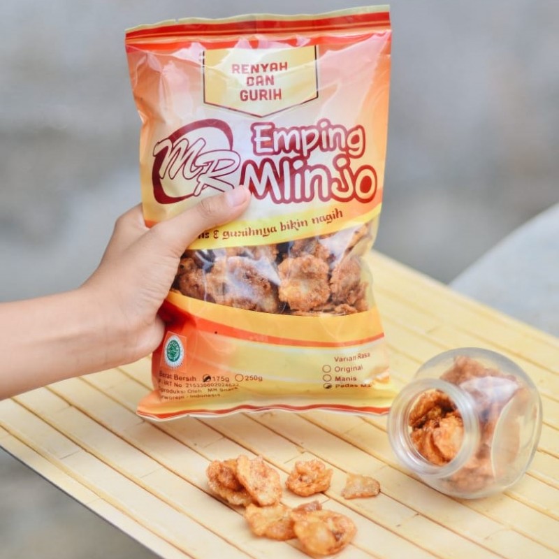 Emping Mlinjo Pedas Manis MR Snack